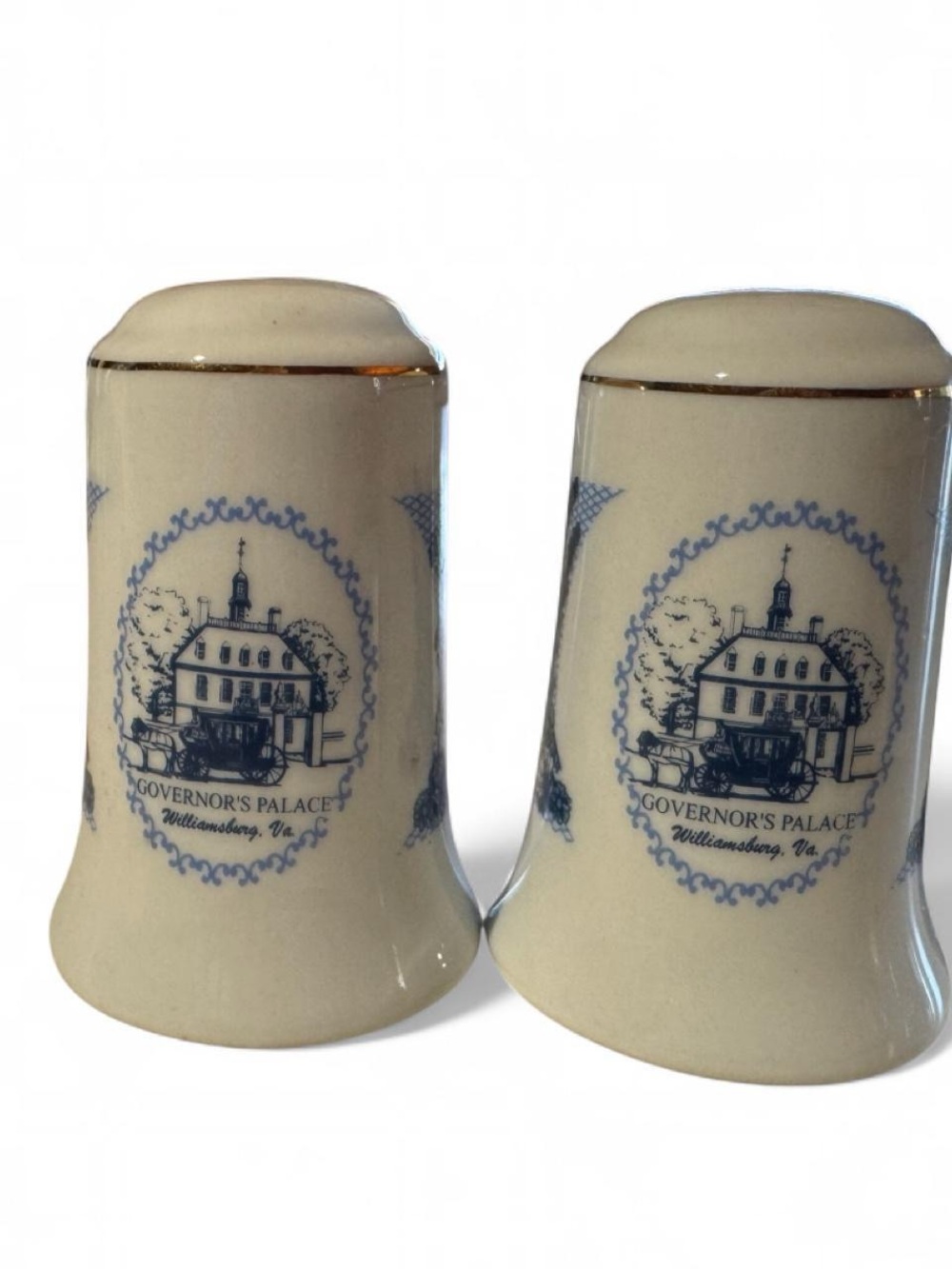Vintage Colonial Williamsburg Souvenir Salt & Pepper Shakers
